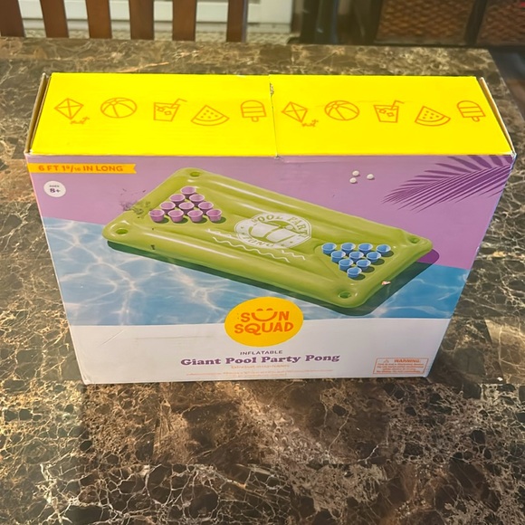 NWOT Inflatable Giant Pool Party Pong - Picture 2 of 2